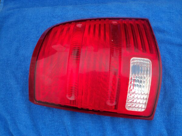 2002-05 Ford Explorer OEM Right Passenger Side Tail Light Assembly