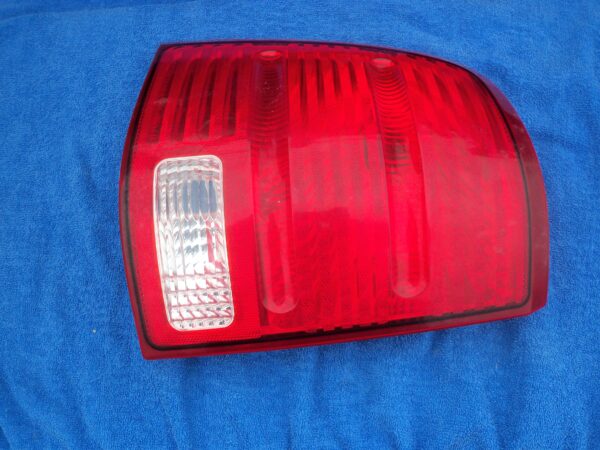 2002-05 Ford Explorer OEM Left Drivers Side Tail Light Assembly