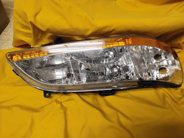 Honda Accord Headlights Assembly Compatible with 2001 -2002 Right - Image 2