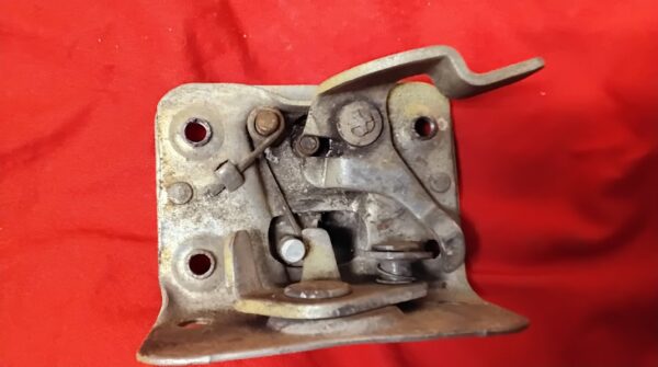 1955-1957 International Late R & S Model Door Latch Driver Side - Image 2