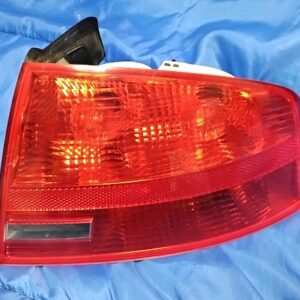 2002-2005 Audi A4 S4 B6 Sedan Right RH Passenger Outer Tail Light Assembly Lens View OEM 8E5945096